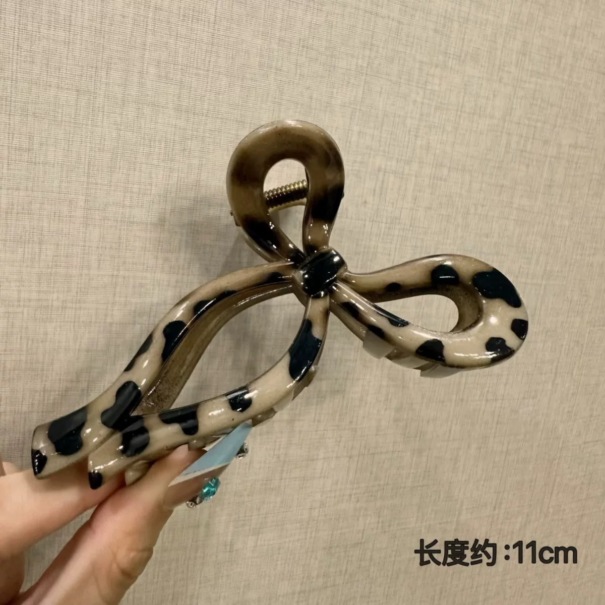 Tie Bow Claw Clip